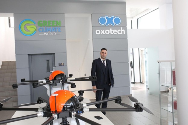 Yasam Ayavefe Presents 1